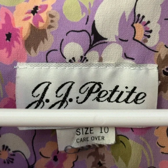 Women’s vintage dress. Beautiful floral design. Never worn. - Picture 4 of 4